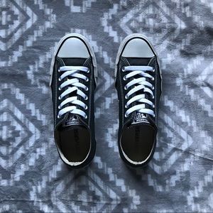 converse w/ new laces
